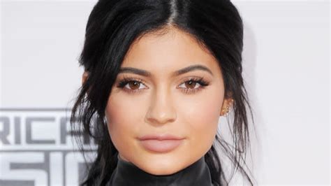 Kylie Jenner Flaunts Her Famous Curves In Cutout Bikini On Miami Vacay