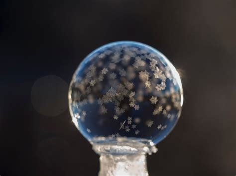 4242x3181 Frozen Bubble Star Frozen Snowflake Frost Soap Bubble