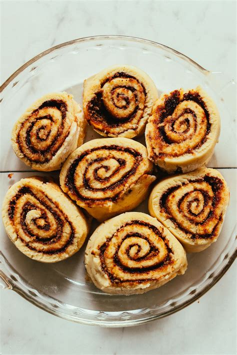 vegan gluten free cinnamon rolls