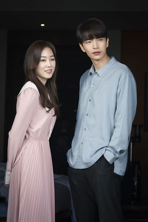 Though she has fame, she is infamous for being shrouded by when feelings start to develop, will they be able to ditch their secrets and concentrate on the beauty inside each of them instead? Lee Min Ki And Seo Hyun Jin Work Hard To Get The Perfect ...