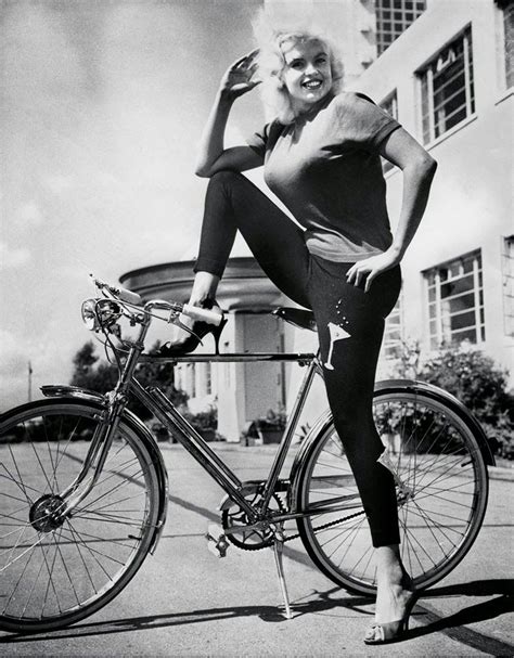 22 Interesting 1950s Classic Photos Of Hollywood Actresses Ride Their