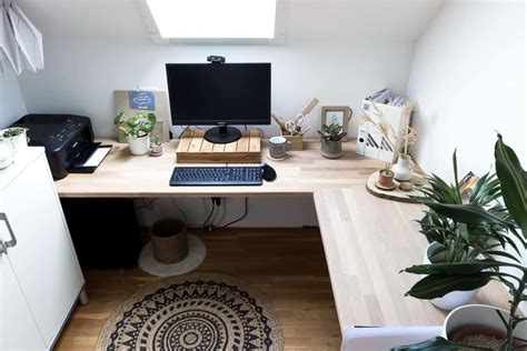 A Diy Corner Desk For The Room At The Top Of The Stairs Chalking Up