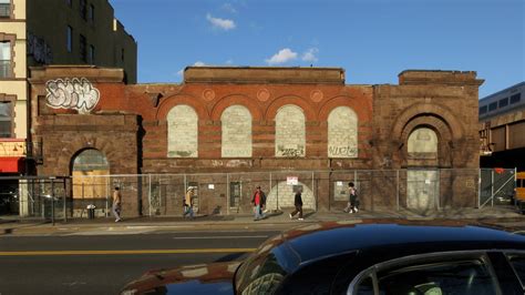 A Building Rises From A Harlem Landmarks Rubble The New York Times