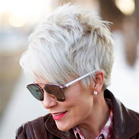 Short Hairstyles For Grey Hair And Glasses Chit Chatan