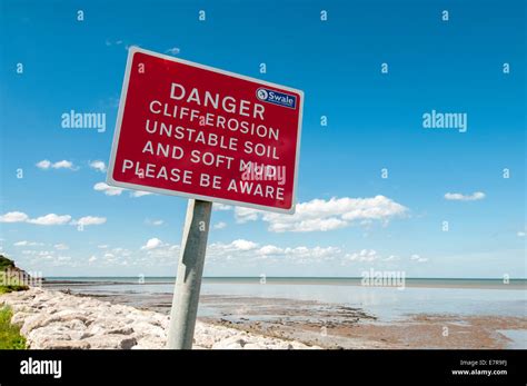 Landslide Warning Sign Hi Res Stock Photography And Images Alamy