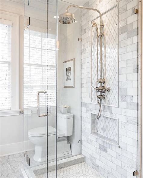 17 Gorgeous Bathrooms With Marble Tile