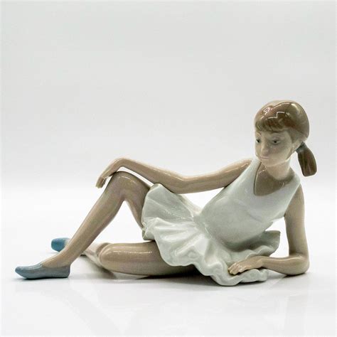 Nao By Lladro Figurine Reclining Ballerina Sold At Auction On 6th July