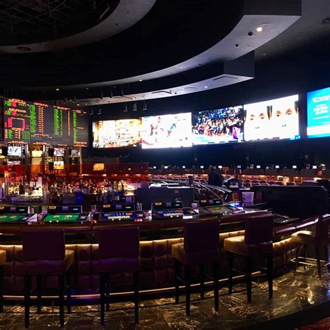 Best Sportsbooks In Vegas Big Screens And Great Atmosphere