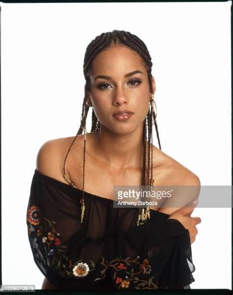 Alicia Keys 2001 Photos And Premium High Res Pictures Getty Images
