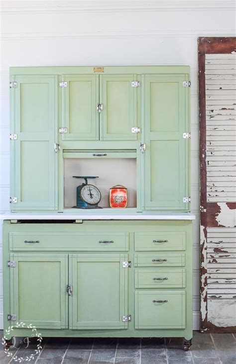 Content updated daily for cabinet painting contractors. Hoosier Cabinet Makeover with Lucketts Green Milk Paint in ...