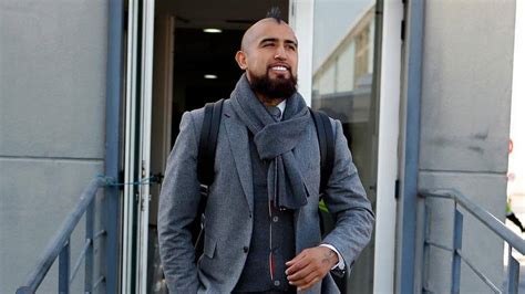 The two are also said to be living together, even though. La romántica cita de Arturo Vidal y Sonia Isaza ...