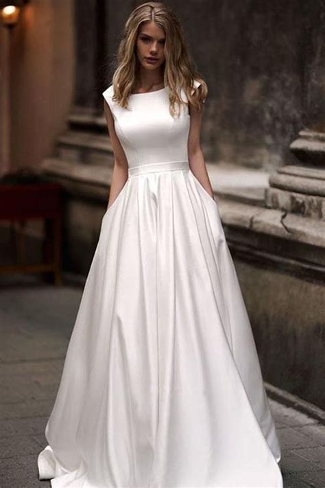 Vintage A Line Princess Ivory Satin Long Wedding Dresses With Pockets