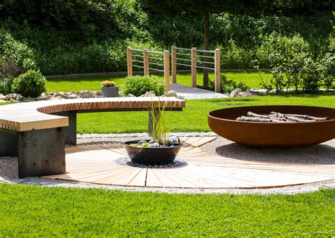 Für die hausbesitzer ist die gartengestaltung die größte herausforderung ihres lebens. Holz im Garten - projekt.garten - Gartengestaltung auf ...