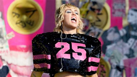 Watch the super bowl on cbs all access $5.99. Miley Cyrus Rocks White Crop Top In New Video From Her 'Pre-Game Turn Up' Before Super Bowl ...