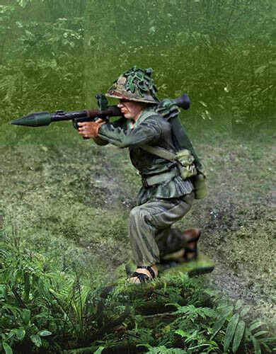 Collectors Showcase Vietnam War Cs01011 Vietcong Kneeling Firing Rpg