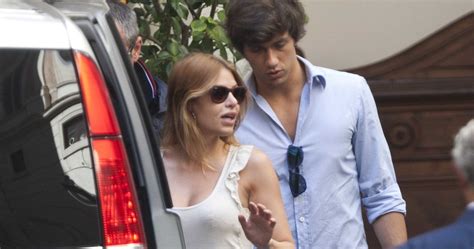 La figlia barbara berlusconi, nata dal matrimonio dell'ex premier con veronica lario, è infatti incinta del suo quinto figlio, il terzo col suo attuale compagno lorenzo guerrieri. Anche Luigi e Barbara Berlusconi positivi al Covid ...