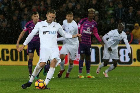 8th september 1989 (21yo) natural position: Gylfi maður leiksins hjá BBC