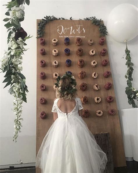 donut walls is the newest wedding trend that will win over your guests hearts bored panda