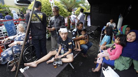 162 People Killed As Earthquake Hits Indonesia Flipboard