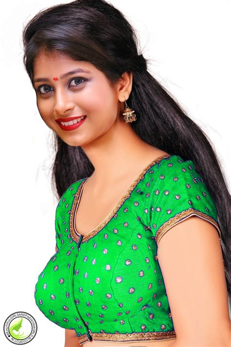 A Beautiful South Indian Village Girl In Blouse Hd Wallapaper