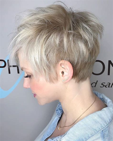 The hair color at base is black or it can be. @stylingpretty | Short choppy haircuts, Short choppy hair ...