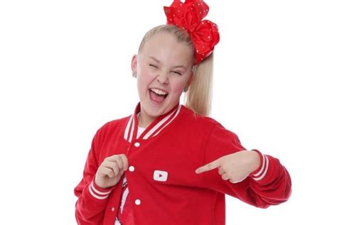 Singer and dancer jojo siwa, known for roles on dance moms and various nickelodeon shows, has announced her first live concert tour. Jojo Siwa Bio, Wiki, Net Worth, Dating, Boyfriend, Doll ...