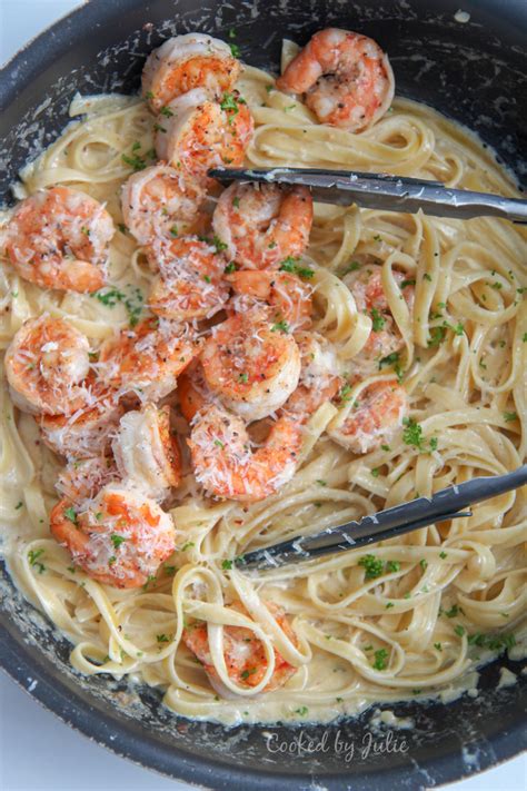 8 ounces uncooked fettuccine · 1 pound uncooked medium shrimp, peeled and deveined · 3 garlic cloves, minced · 1/2 cup butter, cubed · 1 package (8 ounces) cream . Shrimp Alfredo With Cream Cheese And Broccoli : Roasted ...