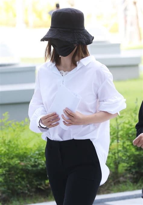 이경이 주빈의 사진 모델로 일하게 되면서 둘은 가까워지기 시작하고, 각자의 마음속에서 서로의 형상은 점점 또렷해져 간다. 황하나 자해 소동에 남자친구 흉흉한 소문…마약까지 종합 ...