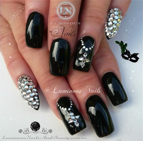 Top 10 Black Nail Designs - yve-style.com