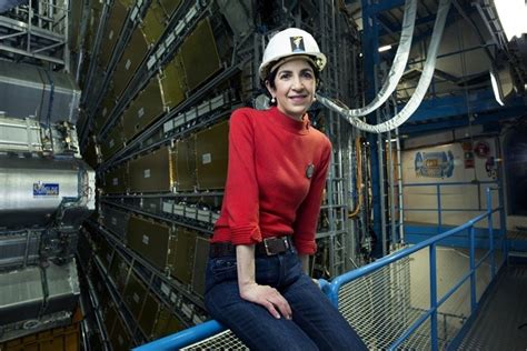 Fabiola gionotti is an italian particle physicist who holds one of the most important jobs in the scientific world. Cern: Fabiola Gianotti direttore generale dal 1 gennaio ...