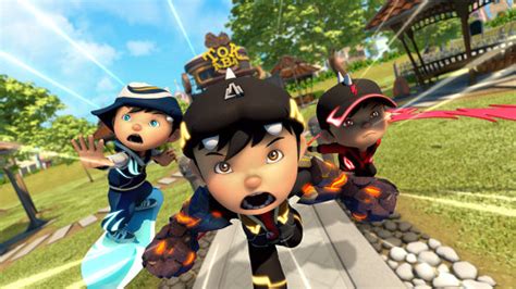 A group of alien treasure hunters named the tengkotak has arrived on earth and kidnapped ochobot in order to use him to locate an ancient and powerful sfera kuasa hiding on earth. cinema.com.my: "BoBoiBoy: The Movie" aims for RM25 million ...