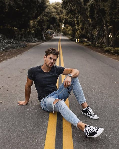 Mens Lookbook In 2020 Photography Poses For Men Best Poses For Men