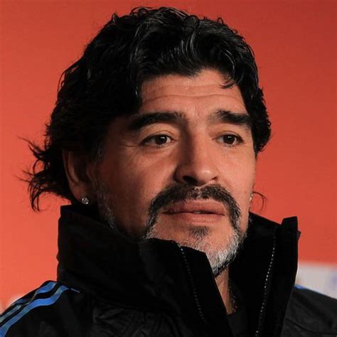 Die leiche von fussballlegende diego maradona darf nicht eingeäschert werden, bis nicht alle vaterschaftsklagen abgeschlossen sind. Diego Maradona (†): Tochter Dalma veröffentlicht ...
