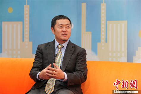 左右 (zuǒ yòu), 大概 (dà gài), 大约 (dà yuē) синоним 左右 不同的语境这几个词语表达的意思含义都不一样。 但是我猜测你想问的是它们类似于英语about的意思. 左晖：取消预售制须谨慎 开发商会面临极大压力_国内财经_新浪财经_新浪网