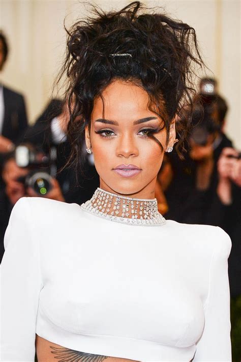 Rihannas Most Iconic Hair Looks Rihanna Hairstyles Rihanna Looks