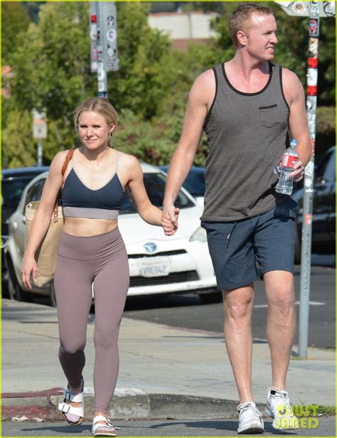 Kristen Bell Holds Hands With A Male Pal After A Workout Photo 4315213