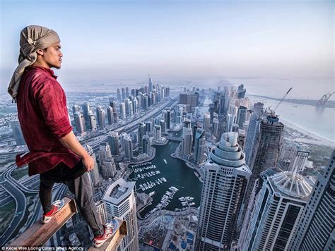 Abudi Alsagoff Does Human Flag On Worlds Tallest