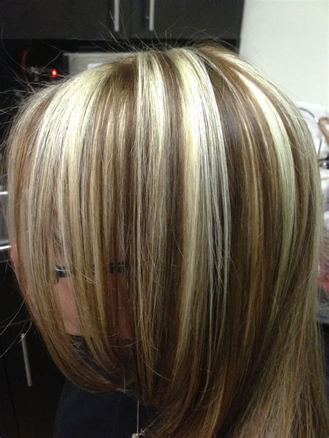 A row of streaked highlights across the part adds flair, which ends in. Short Blonde Hair with Lowlights | http://www.pinterest ...
