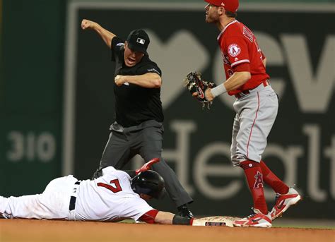 Red Sox Catcher Christian Vazquez Out 6 8 Weeks With Broken Pinky