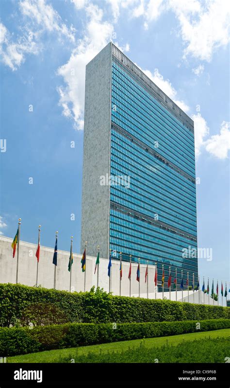 The Secretariat Building United Nations Headquarters The Un New York