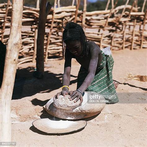 Girl Grinding Girl Photos Et Images De Collection Getty Images