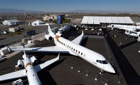 Bombardiers New Global 7000 Makes Trade Show Debut Moov Logistics News