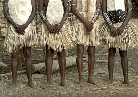 Tharaka Girls With Grass Skirts Kenya Traditionnal Skirt Flickr