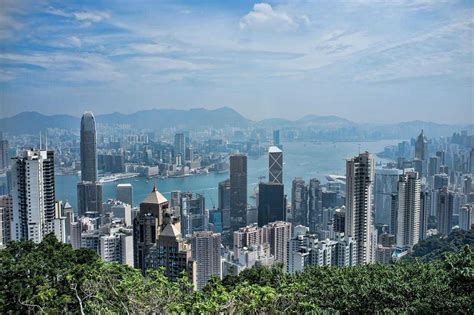We have reviews of the best places to see in hong kong. Top Ten Attractions for Hong Kong Sightseeing