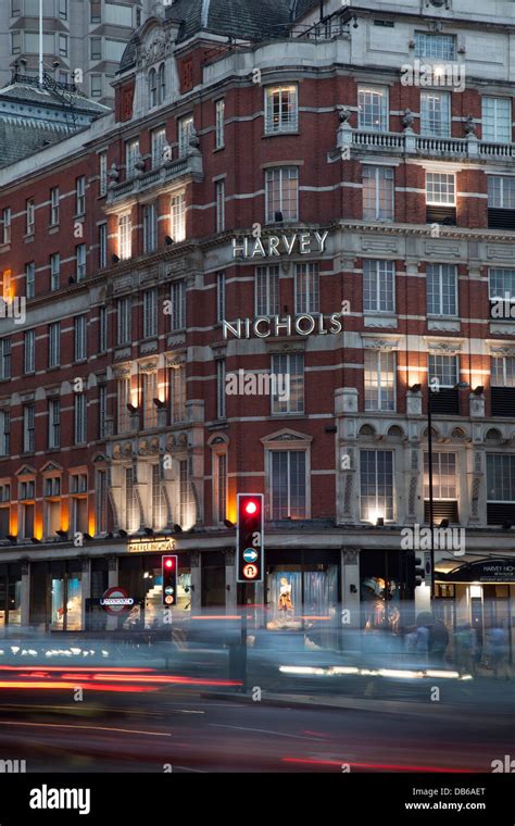 Harvey Nichols London Shopping Hi Res Stock Photography And Images Alamy