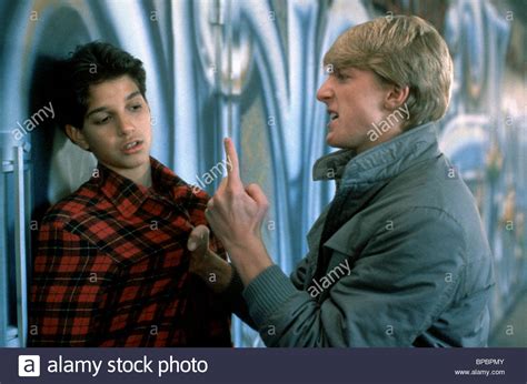 Он прибыл с восточного побережья вместе со своей матерью. RALPH MACCHIO, WILLIAM ZABKA, THE KARATE KID, 1984 Stock ...