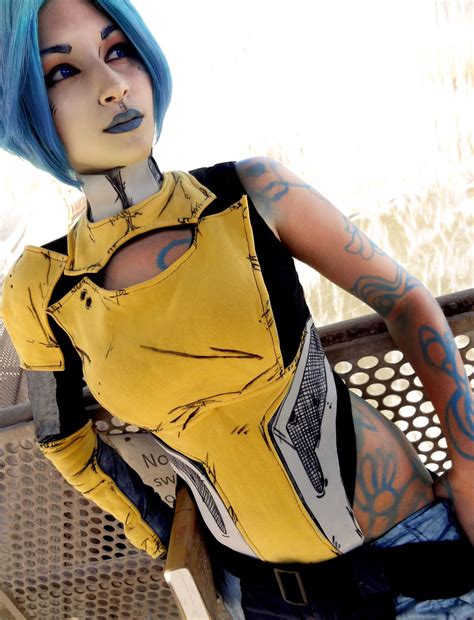 Character Maya The Siren From 2k Games And Gearbox Software S Borderlands 2 Cosplayer