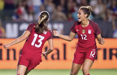 Lynn raenie williams (born may 21, 1993) is an american professional soccer player who plays for the north carolina courage in the national women's soccer league (nwsl). Alex Morgan #13 and Lynn Williams #12, USWNT | Lynn ...