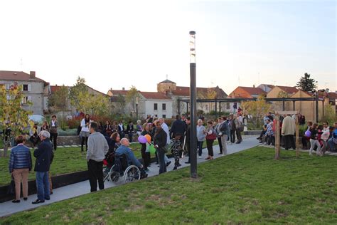 Loire Roanne Le Jardin Des Senteurs Inauguré En Grande Pompe