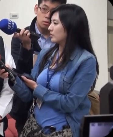 The site owner hides the web page description. 超「胸」主播萌翻ptt詢問度爆表 真實身分竟和柯P有關 | ETNEWS星光雲 | ETNEWS新聞雲